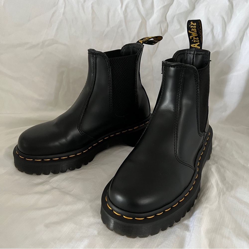Dr. Martens 2976 Bex Smooth Chelsea Leather Boots
